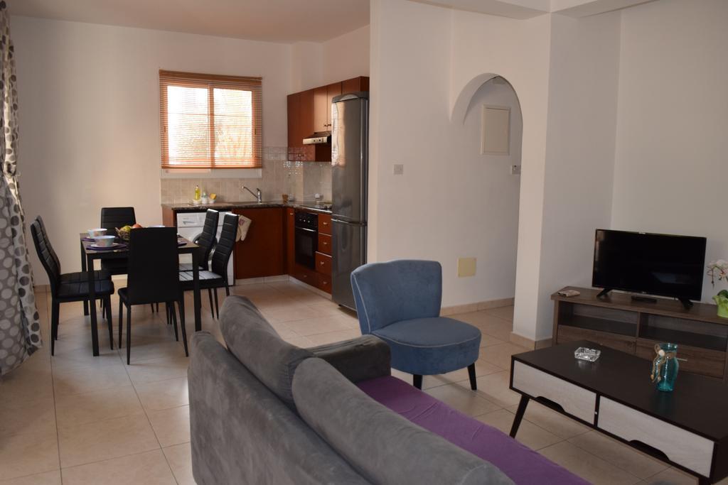 Diana Apartment Paphos Exterior foto
